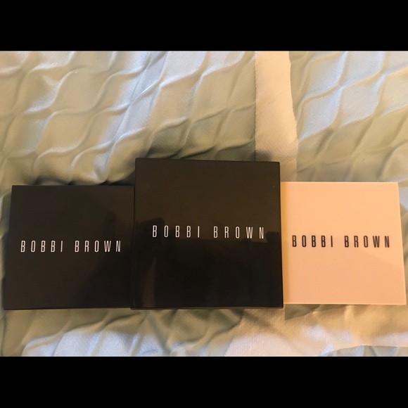 🌸 🌸🌸 BOBBI BROWN illuminating powder NWOT - Picture 3 of 3